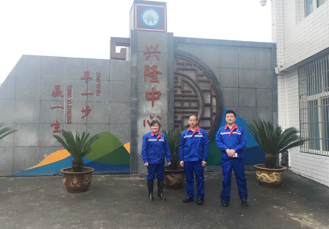 重慶市南川區興隆鎮中心小學校地面防滑施工